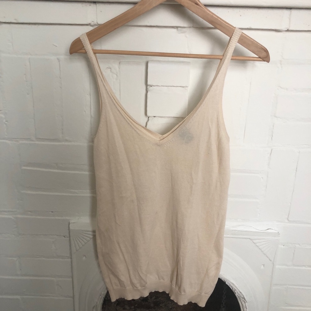 Theory cream vneck top